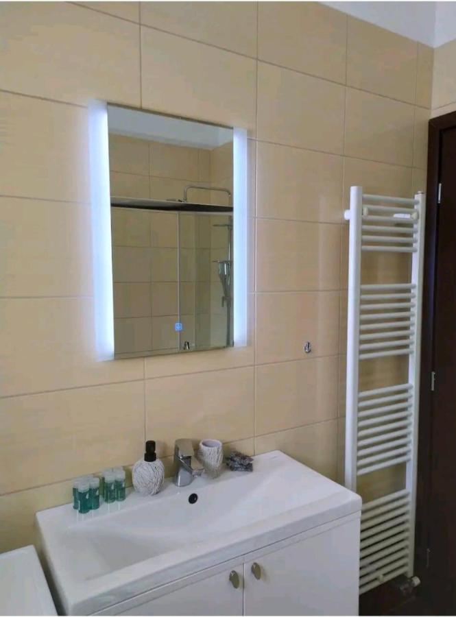 Stylish -Modern Apartment Heart Of Marousi Афіни Екстер'єр фото